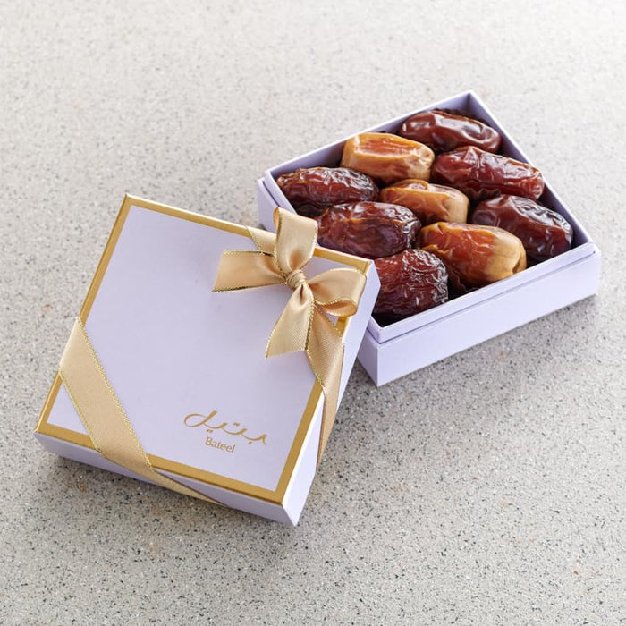 Bateel Pastel Lavender Gift Set | Medium Premium Filled Dates | Gourmet Stuffed Organic Dates with Nuts & Fruits | Gift for Muslims | Islamic Gift | Ramadan Eid Gift for Muslims
