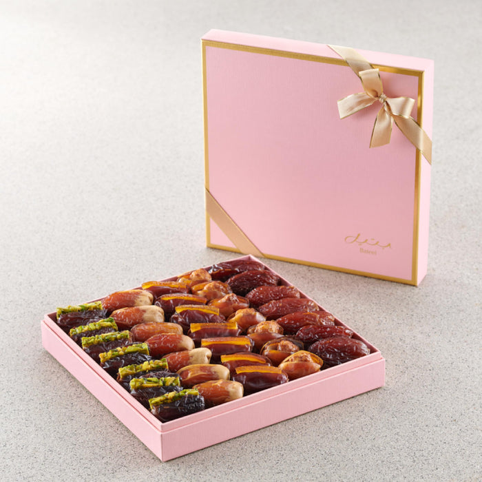 Bateel Pastel Petal Gift Set | Assorted Dates | Luxury Collection of Premium Organic Arabian Dates | Elegant Pink Gift Box | Gift for Muslims | Islamic Gift | Ramadan Eid Gift for Muslims