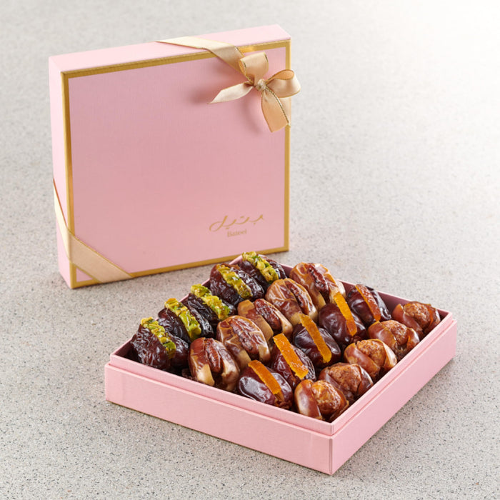 Bateel Pastel Petal Gift Set | Assorted Dates | Luxury Collection of Premium Organic Arabian Dates | Elegant Pink Gift Box | Gift for Muslims | Islamic Gift | Ramadan Eid Gift for Muslims