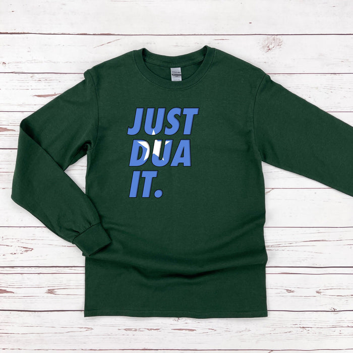 a green shirt that says just dua it